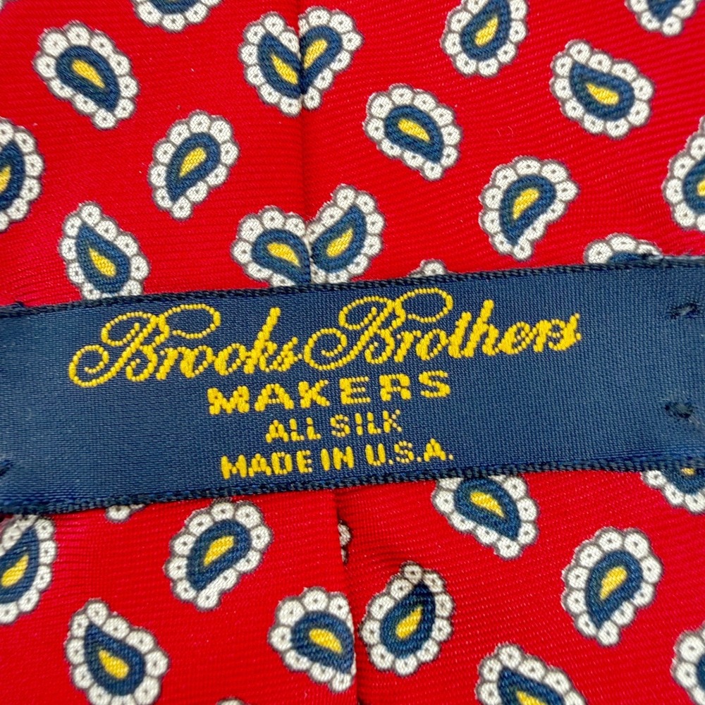 Brooks Brothers Makers Tie Mens Red Paisley Silk Made in USA Classic Necktie